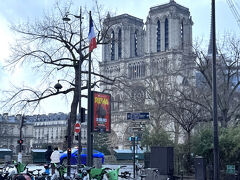 朝食の後ノートルダム大聖堂まで小雨の中を行って見ました

ホテルからはゆっくり歩いて10分です

2日目には予約で入場しました

今日の動画です
https://youtube.com/shorts/0GmS90IR7NE?si=8dV5qzDARf8fpWS2
BGMは付けていません
