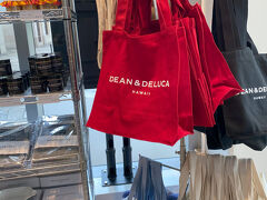 DEAN & DELUCA （リッツカールトン）へ。

新商品の「THE RITZ-CARLTON LIMITED CANVAS TOTE」を購入。