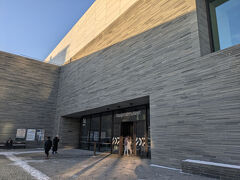 次にオスロ国立美術館に向かいます。
チケットは事前にネットで購入していたので、そのまま入場へ。
ノルウェーといれば・・・この作品！！というものを見に行きます。