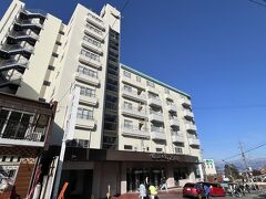 石段街を下まで下りると、伊香保温泉とどろきはすぐ近くです。