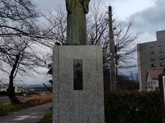 由利公正像です。