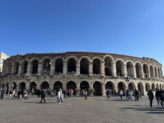 「Arena di Verona」
オペラやコンサート会場として使われている。