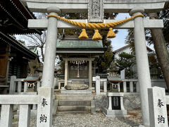 蒲郡歩きは JR三河三谷駅から
八劔神社境内にある源太夫神社