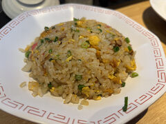 ラーメンにセットで半チャーハンをつけることができます。
パラっとして味はしっかり。半チャーハンでも食べ応え十分。