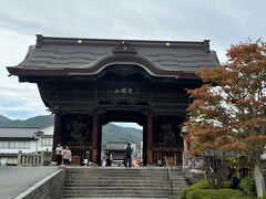 善光寺の仁王門。
相変わらずご立派です。

何度も旅行記にあげているので、詳細は割愛します。
