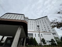 寄り道多めでやっと本日のお宿、グランドメルキュール浜名湖に到着しました。
