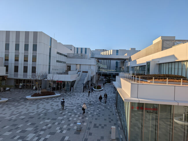 イノベーションシティのライブホール「Zepp Haneda(TOKYO)」ではイベントがあるらしく、行列ができていました。