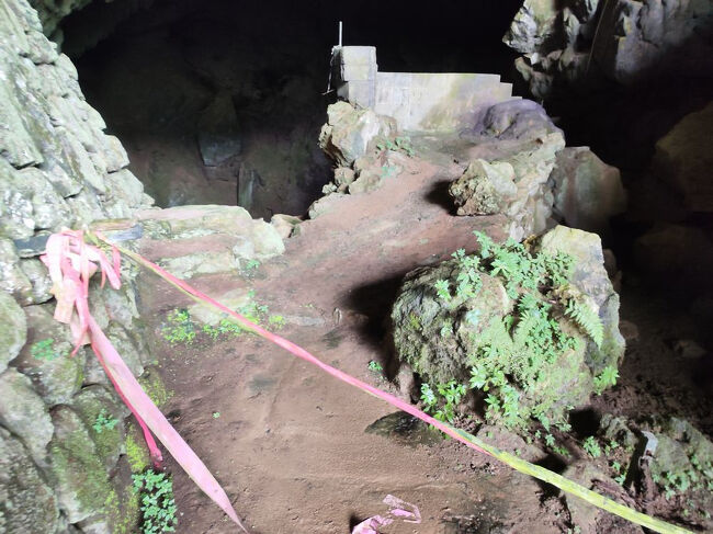 さっきの警告文にもあったけどこの先はやばそうだな。<br /><br /><br /><br /><br />まあここまできたら行くけど。