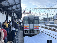 糸魚川着。
1分遅れくらいまで取り戻しました。