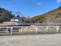 対面は、「ふるさと」　一方通行（逆からやると謎曲になるのでー）なので、帰りにたたきました。