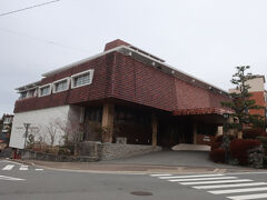 雲仙温泉に到着。本日の宿、大江戸温泉物語 雲仙東洋館に荷物を預けます。