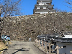 さて、ようやく大洲城の下までたどり着きました。
坂が…坂がツライんじゃーーーー…。