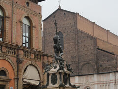 Piazza del Nettuno
Fontana del Nettuno