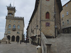 リベルタ広場。