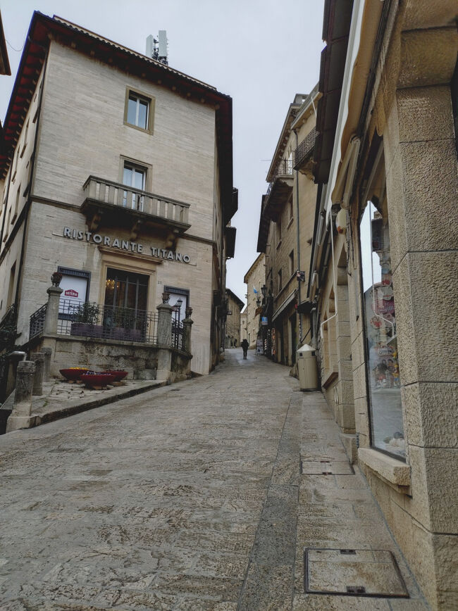 サンマリノ共和国の旧市街<br />坂道多し！