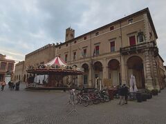 リミニのもう一つの広場、カヴール広場。
商業や政治の中心だった。