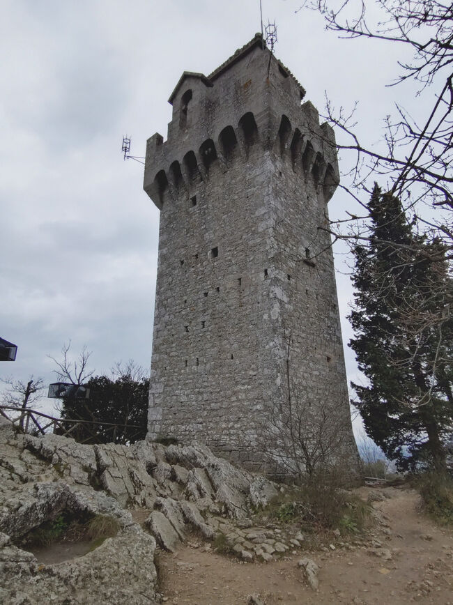 １５分位で第３の砦モンターレへ到着。