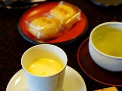 ２時過ぎに松濤館へ

３回目の宿泊です

お部屋に通されてまずは手作りのプリンをいただきます