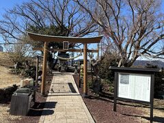 小室神社
地震・海難・火災・疫病から人々を守り、復興を見守る神として信仰されているそうです。たくさんの絵馬が奉納されていました