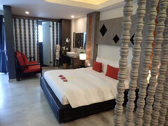 今回宿泊したホテル、「セントラル・スイート・レジデンス」です。部屋は広くて清潔で、これだけ立派な部屋なのに１泊１万円程度と非常にリーズナブルです。