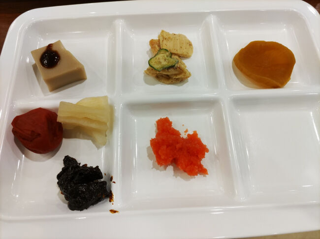 追加。<br /><br />福井の郷土料理の「たくあん煮」は、クタクタで不思議な食感。<br />同じく「麩の辛し和え」は美味しい。