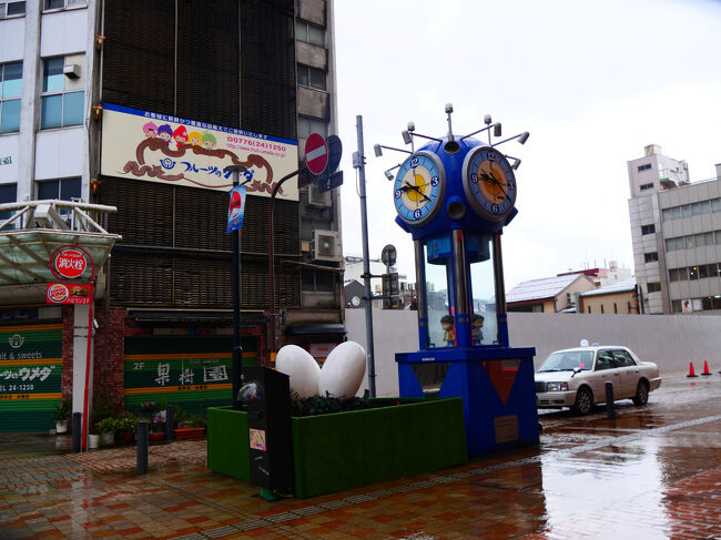 西武福井店の東側横に、からくり時計「100年時計」がありました。<br /><br />高さ5m、横幅1.5m、100年分の目盛りがある時計で、21世紀の幕開けとなる2001年元旦に始動したそうです。