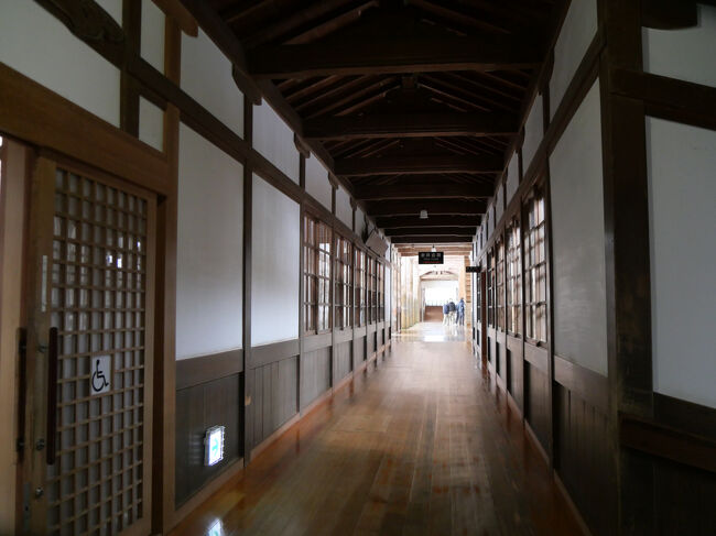 この廻廊を進むと山門ですが、順路に従い、時計回りに先に西側の伽藍を巡ってから東側の伽藍に向かいます。<br /><br />七堂伽藍のうち、最初は東司ですが、トイレなので写真を撮り忘れました。