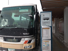 無事到着。
で……弘南バスの「弘前市内行き」(1.400円)に乗車。