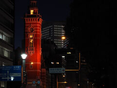 港郵便局前交差点

交差点から眺める横浜市開港記念会館(ジャックの塔)です。