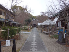 梨木神社のまんまえに、