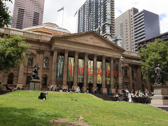 再度トラムを乗り継いで向かったのはビクトリア州立図書館。