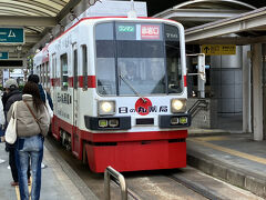 改札を出ると、小雨模様となっていた。
駅前の豊橋鉄道市内線の「駅前」から、ワンマン一両の電車に乗車。