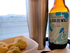 搭乗前にカードラウンジで休憩。
有料ですが、長崎の壱岐島のクラフトビールが飲めます。

↓壱岐のビール醸造所の旅行記
https://4travel.jp/travelogue/11720776