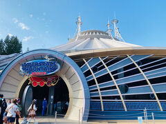 スペースマウンテン
香港はハイパースペースマウンテンという名前になっています。
待ち時間は10分程度。