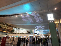 あまりの、変わってなさ振りが

逆に拍子抜けするくらい

ほんとに何とも不思議な、この出発ロビーでしたね。。