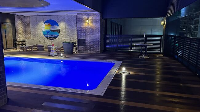 なんと・・・プールが有った・・・