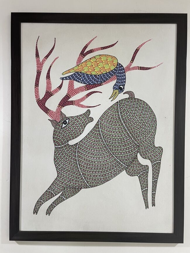 最後に、宿にあった絵が良かったので載せておく。鹿と、その角にとまる鳥。素朴な童話風で微笑ましい。なにか宗教的な由来があるのかも知れない。