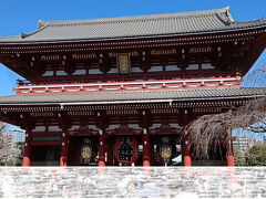 お腹もいっぱいになったので、
『浅草寺』に移動です。
インバウンドの方も沢山いました。
やっぱり人気の観光地なんだと再認識