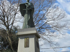高山右近像
　戦国時代から江戸時代初期の武将で代表的なキリシタン大名
