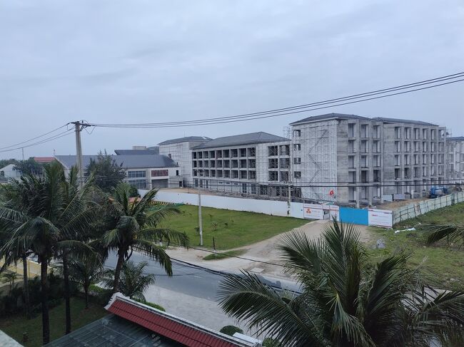 中々大きいホテルですね。数年後に来たら、出来上がってるのを見たいですね。