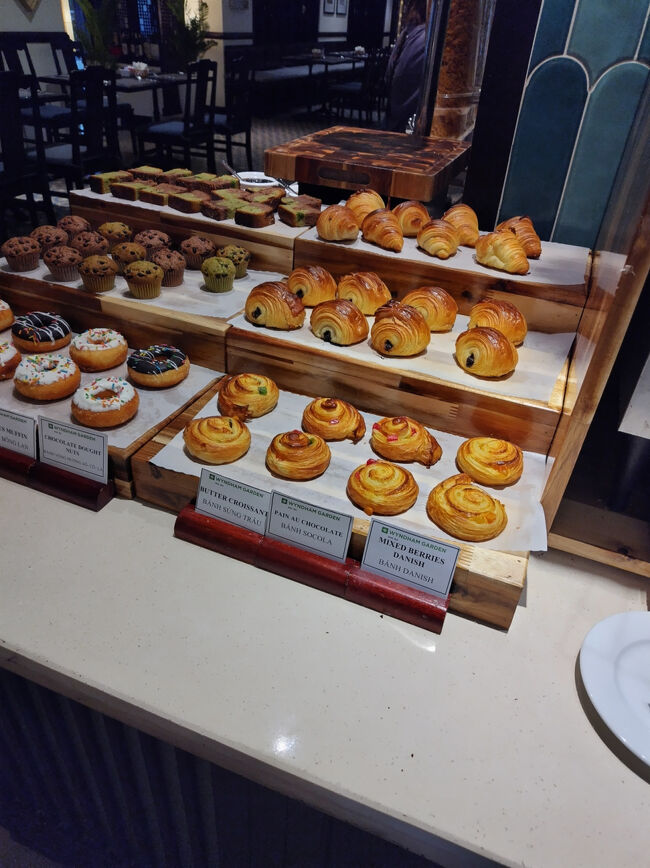 パンも色々、食べたものはすべて美味しかったです。