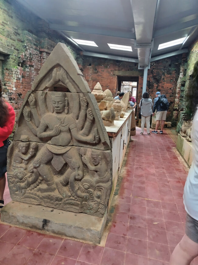 中に入れる建物もあります