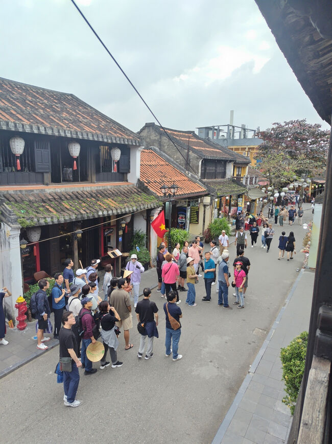 日本橋の反対側。これでも、観光客は少ない方だそうです