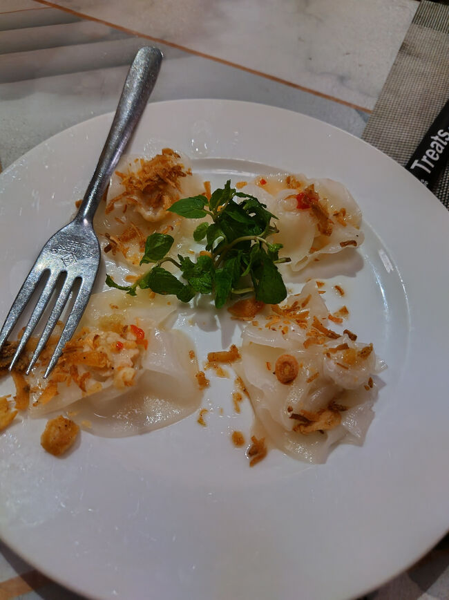 ホイアン名物ホワイトローズ、蒸しワンタンのようなものです