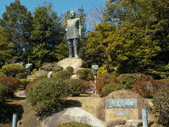 上野恩賜公園にある西郷隆盛像と違って、軍服姿の西郷どんは威厳がありますね。