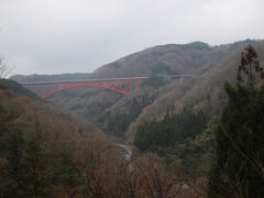 三段スイッチバックから見えるループ線