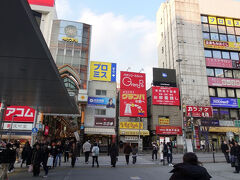 　サンモール側は以前のまま。アーケード内は相変わらず、すごい人通りです。
　中野では一度飲んだことがあり、網の目のように広がる路地に、無数の飲み屋がひしめき合っていて衝撃でした。いつかまた、飲みに来たいな。