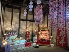 西岡本店
ひょうたんのランプが幻想的。