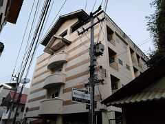 昼食を終えたら、一旦ホテルに戻り休憩します。