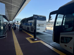 12時ちょっと過ぎに成田空港第1ターミナルに到着しました。
